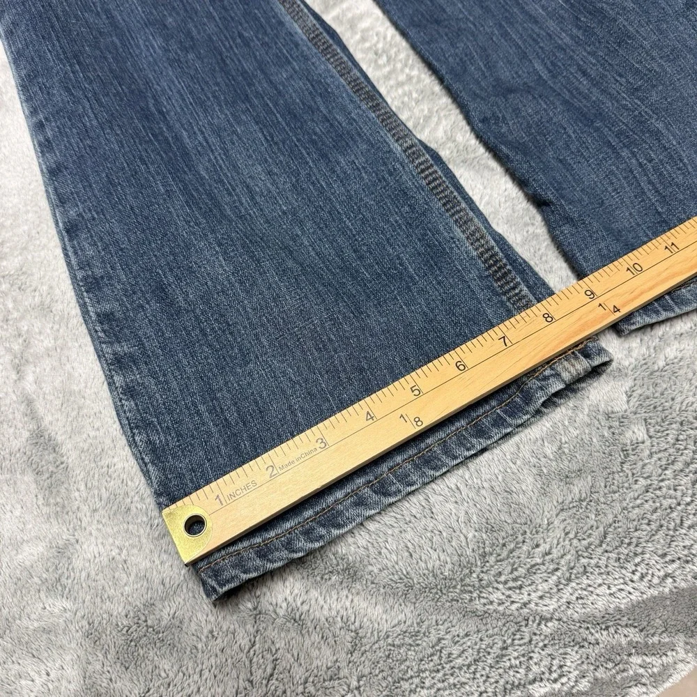 Carhartt Women's Traditional Fit WB001 F10 Size 10x36 Denim Bootcut Jeans